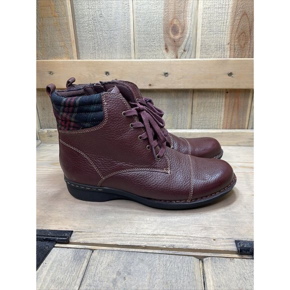 Clarks Cushion Soft Retro Boots Maroon Plaid Accent Zipper US9 - Picture 2 of 10